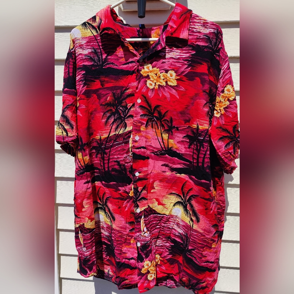 Design in Italy mens size large Hawaiian shirt